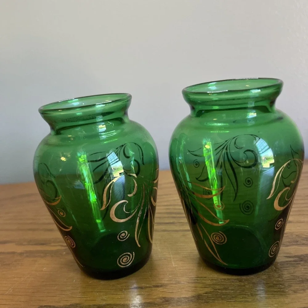 2 Vintage Anchor Hocking  Emerald Green & Gold‎  Swirls Small Glass Vases